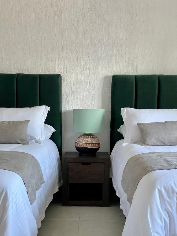 Suite Los Angeles Tecozautla Exterior photo
