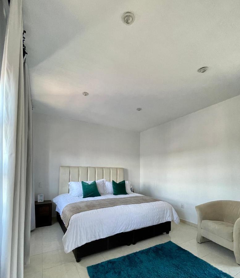 Suite Los Angeles Tecozautla Exterior photo